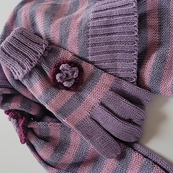 Knit scarf, beanie, and glove set - Picture 2 of 9